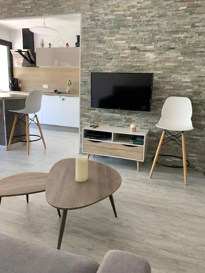 MandelieuMagnifique T2 Avec Terrasse Et Jardin Priveアパートメント Mandelieu