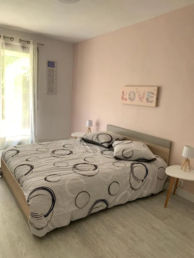 Appartement Magnifique T2 avec terrasse et Jardin privé à Mandelieu