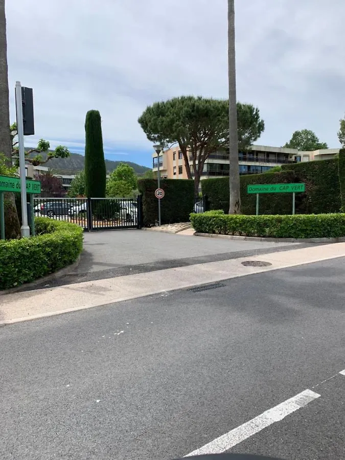 Appartement Magnifique T2 avec terrasse et Jardin privé à Mandelieu France